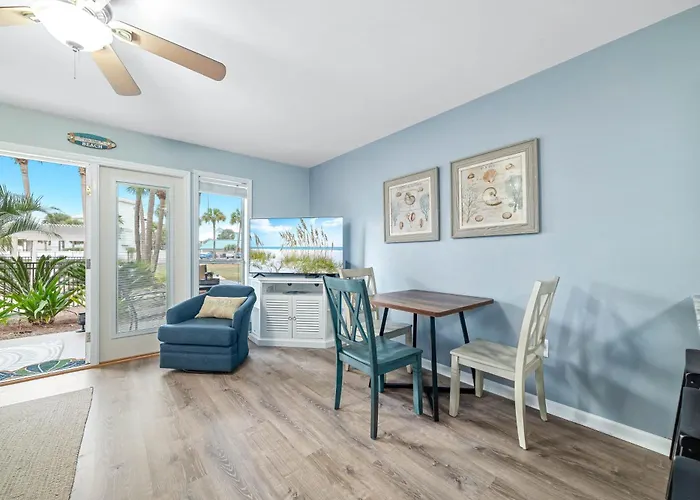 Grand Caribbean East Poolside Palms Holiday home *